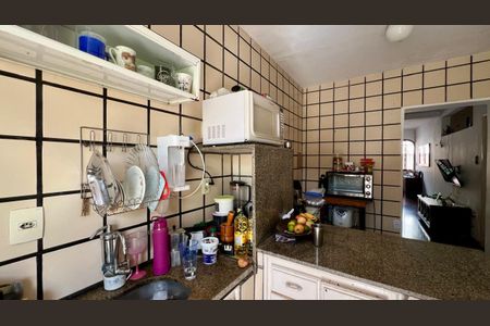 Casa à venda com 330m², 3 quartos e 3 vagas Casa à venda com 330m², 3 quartos e 3 vagascozinha