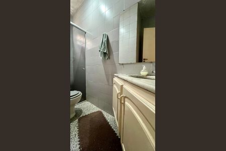 Casa à venda com 330m², 3 quartos e 3 vagas Casa à venda com 330m², 3 quartos e 3 vagasbanho