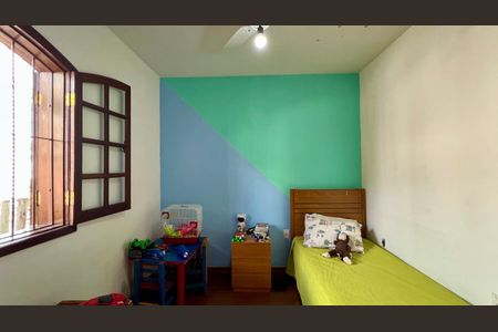 quarto  de casa à venda com 3 quartos, 330m² em Colégio Batista, Belo Horizonte