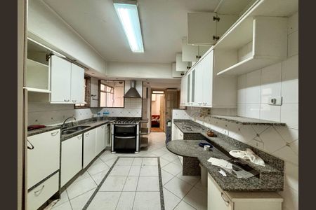 Apartamento à venda com 170m², 3 quartos e 1 vaga Apartamento à venda com 170m², 3 quartos e 1 vagaCozinha