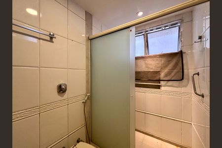 Apartamento à venda com 170m², 3 quartos e 1 vaga Apartamento à venda com 170m², 3 quartos e 1 vagaSuíte 2 - banheiro 2