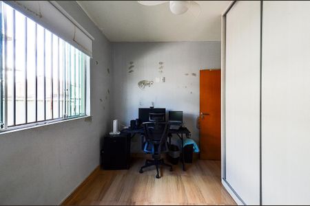 Casa à venda com 223m², 3 quartos e 2 vagasQuarto 2