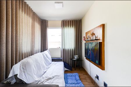 Casa à venda com 223m², 3 quartos e 2 vagasSala de TV