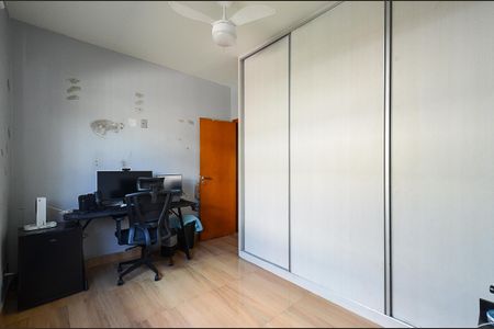 Casa à venda com 223m², 3 quartos e 2 vagasQuarto 2