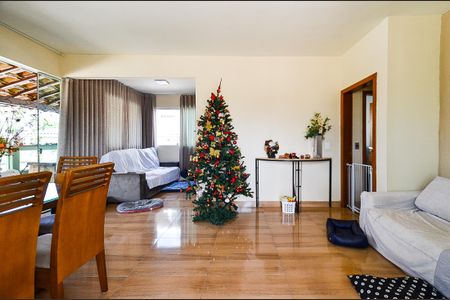 Casa à venda com 223m², 3 quartos e 2 vagasSala Ambientes