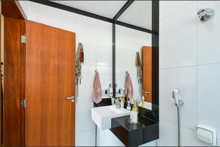 Casa à venda com 223m², 3 quartos e 2 vagasBanheiro Suíte