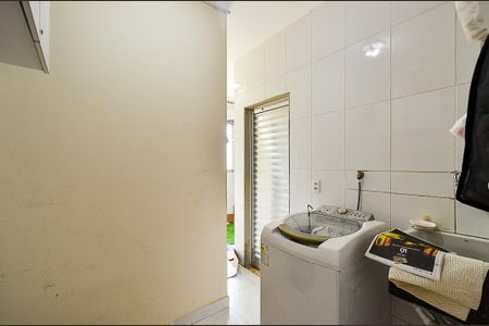 Casa à venda com 223m², 3 quartos e 2 vagasÁrea de Serviço