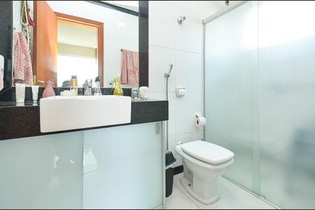 Casa à venda com 223m², 3 quartos e 2 vagasBanheiro Suíte