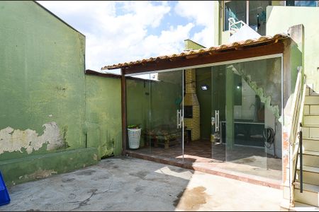 Casa à venda com 223m², 3 quartos e 2 vagasÁrea externa