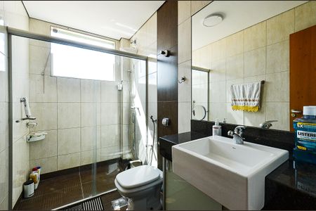 Casa à venda com 223m², 3 quartos e 2 vagasBanheiro Social