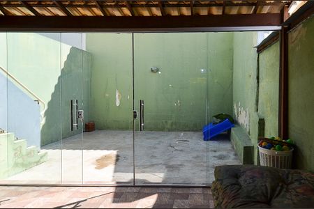 Casa à venda com 223m², 3 quartos e 2 vagasÁrea externa