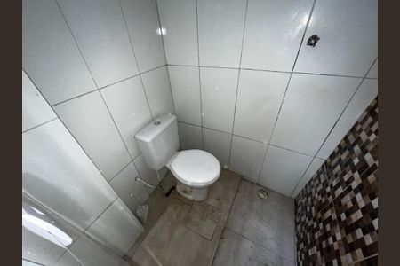 Casa de condomínio para alugar com 60m², 1 quarto e sem vagaBanheiro