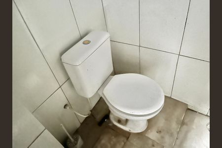 Casa de condomínio para alugar com 60m², 1 quarto e sem vagaBanheiro