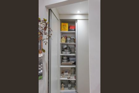 Casa de condomínio à venda com 80m², 2 quartos e 2 vagas Casa de condomínio à venda com 80m², 2 quartos e 2 vagasArmário