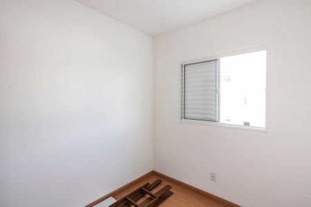 Quarto 1 de apartamento para alugar com 2 quartos, 48m² em Jardim Holanda, Uberlândia
