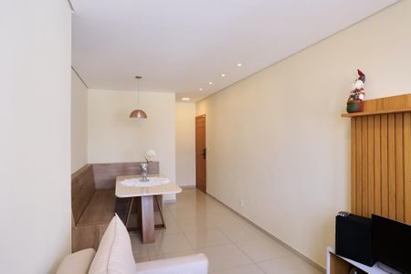 Sala de apartamento à venda com 3 quartos, 70m² em Ana Lúcia, Belo Horizonte