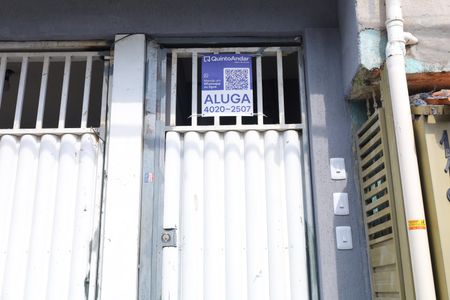 Casa para alugar com 60m², 1 quarto e sem vagaPlaca instalada no portão do imóvel - Código da placa FPOT-875