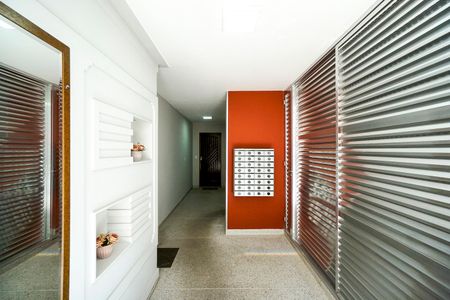 Apartamento para alugar com 67m², 2 quartos e 1 vagaHall social