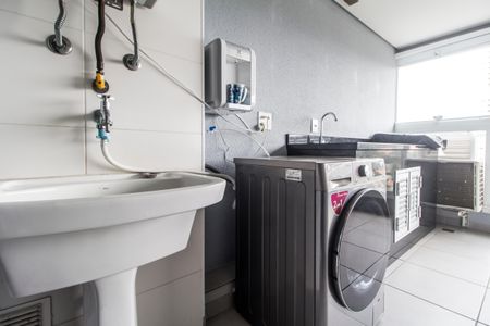 Apartamento para alugar com 67m², 2 quartos e 1 vagaÁrea de Serviço