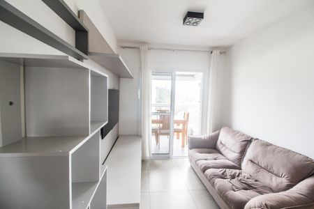 Sala  de apartamento para alugar com 2 quartos, 67m² em Empresarial 18 do Forte, Barueri