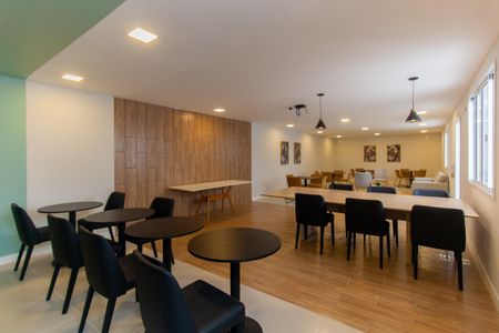 Apartamento para alugar com 37m², 2 quartos e sem vagaÁrea comum - Salão de festas