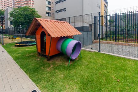 Apartamento para alugar com 37m², 2 quartos e sem vagaÁrea comum - Playground