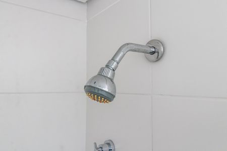 Banheiro Social de apartamento para alugar com 2 quartos, 67m² em Empresarial 18 do Forte, Barueri