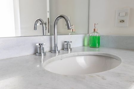 Apartamento para alugar com 67m², 2 quartos e 2 vagas Apartamento para alugar com 67m², 2 quartos e 2 vagasBanheiro da Suíte