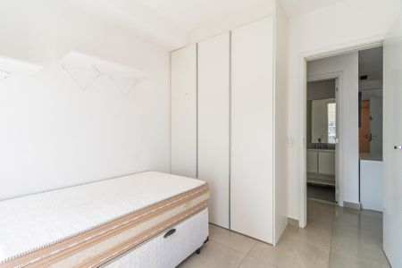 Quarto 1 de apartamento para alugar com 2 quartos, 67m² em Empresarial 18 do Forte, Barueri