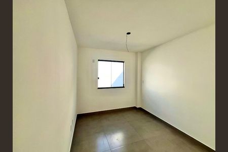Casa à venda com 2 quartos, 109m² em Piratininga, Belo Horizonte