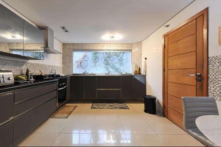Casa para alugar com 4 quartos, 357m² em Comiteco, Belo Horizonte
