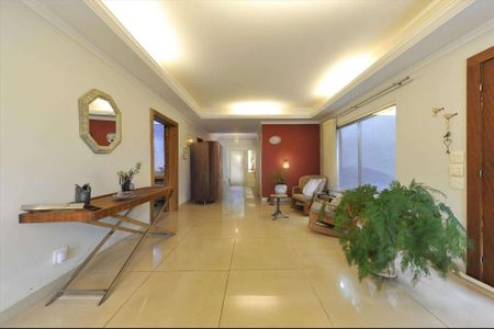 Casa para alugar com 4 quartos, 357m² em Comiteco, Belo Horizonte