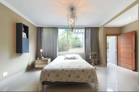 Casa para alugar com 357m², 4 quartos e 4 vagas