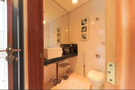 Casa para alugar com 357m², 4 quartos e 4 vagas