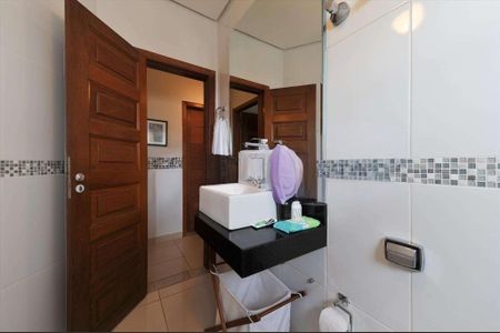 Casa para alugar com 357m², 4 quartos e 4 vagas