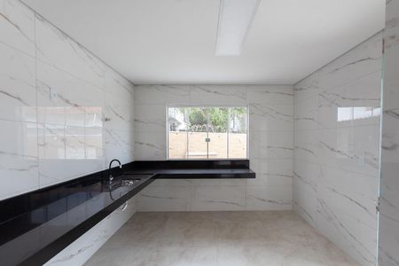 Casa à venda com 390m², 7 quartos e 6 vagasCozinha