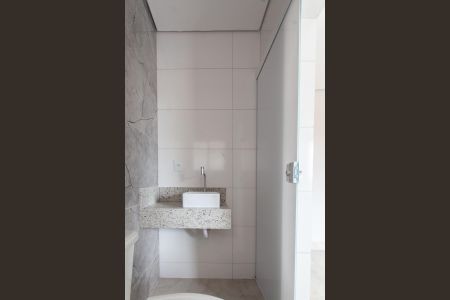 Casa à venda com 390m², 7 quartos e 6 vagasBanheiro da Suíte 2