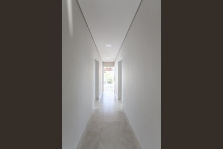 Casa à venda com 390m², 7 quartos e 6 vagasCorredor