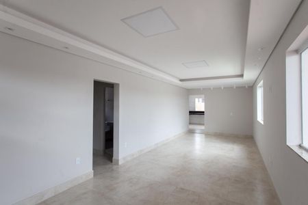 Sala 1 de casa à venda com 7 quartos, 390m² em Planalto, Belo Horizonte