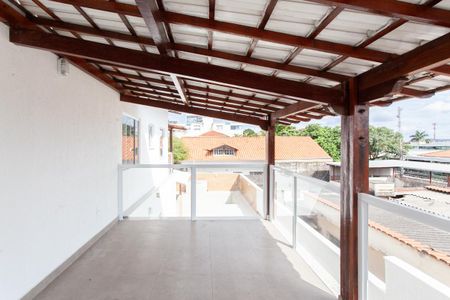 Casa à venda com 390m², 7 quartos e 6 vagasVaranda 2