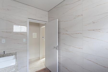 Casa à venda com 390m², 7 quartos e 6 vagasBanheiro Social 2