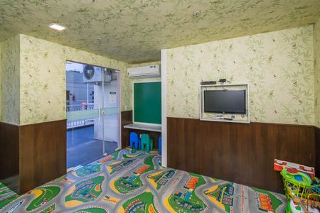 Apartamento à venda com 49m², 2 quartos e 1 vaga Apartamento à venda com 49m², 2 quartos e 1 vagaÁrea comum - Brinquedoteca