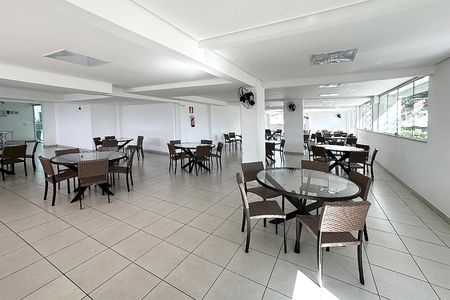 Apartamento à venda com 84m², 3 quartos e 2 vagas Apartamento à venda com 84m², 3 quartos e 2 vagasÁrea comum - Salão de festas