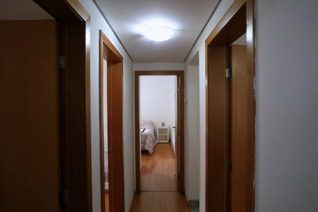 Apartamento à venda com 143m², 4 quartos e 3 vagasCorredor