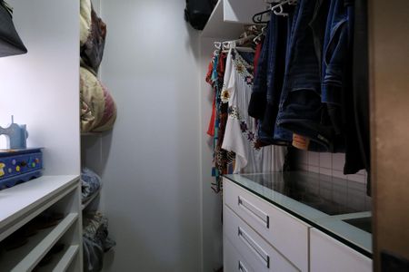 Apartamento à venda com 143m², 4 quartos e 3 vagasCloset da suíte