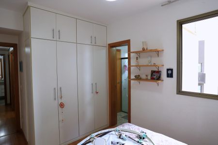 Apartamento à venda com 143m², 4 quartos e 3 vagasSemi-Suíte