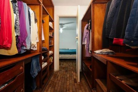 Casa à venda com 4 quartos, 300m² em Jardim Leonor, São Paulo