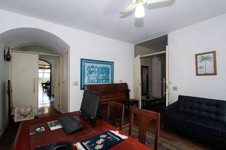 Casa à venda com 4 quartos, 300m² em Jardim Leonor, São Paulo