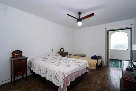 Casa à venda com 4 quartos, 300m² em Jardim Leonor, São Paulo