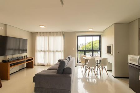 Sala/Cozinha de apartamento para alugar com 2 quartos, 100m² em Água Verde, Curitiba